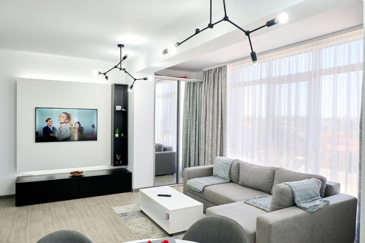 Seascape Apartment Spa N Pool Beach Resort Mamaia Esterno foto