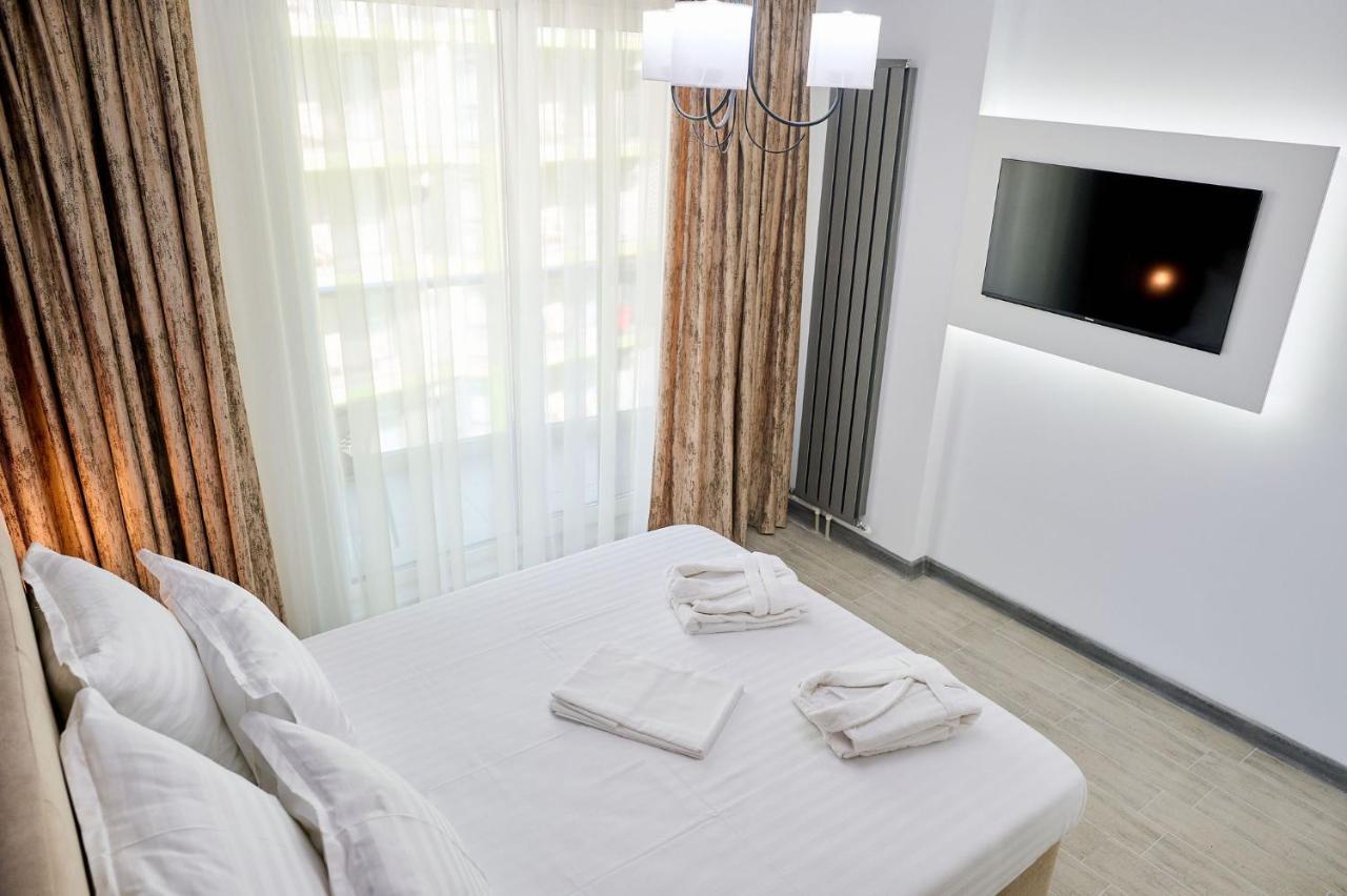 Seascape Apartment Spa N Pool Beach Resort Mamaia Esterno foto