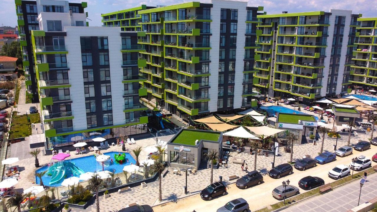 Seascape Apartment Spa N Pool Beach Resort Mamaia Esterno foto