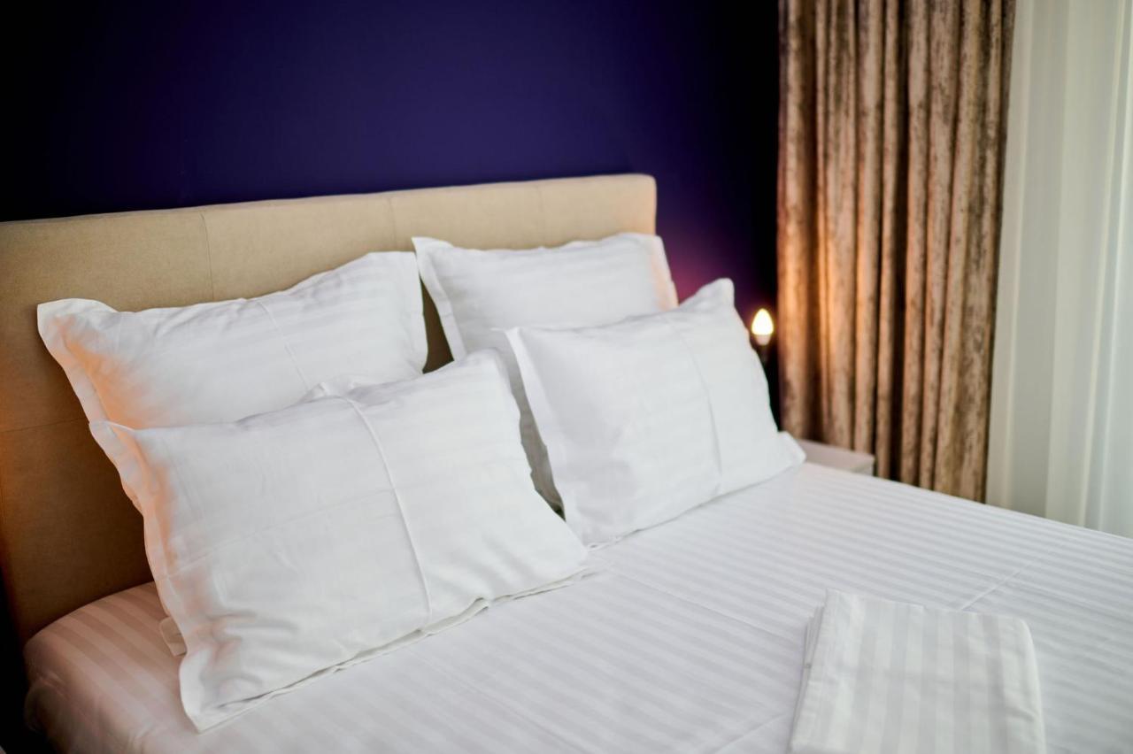 Seascape Apartment Spa N Pool Beach Resort Mamaia Esterno foto