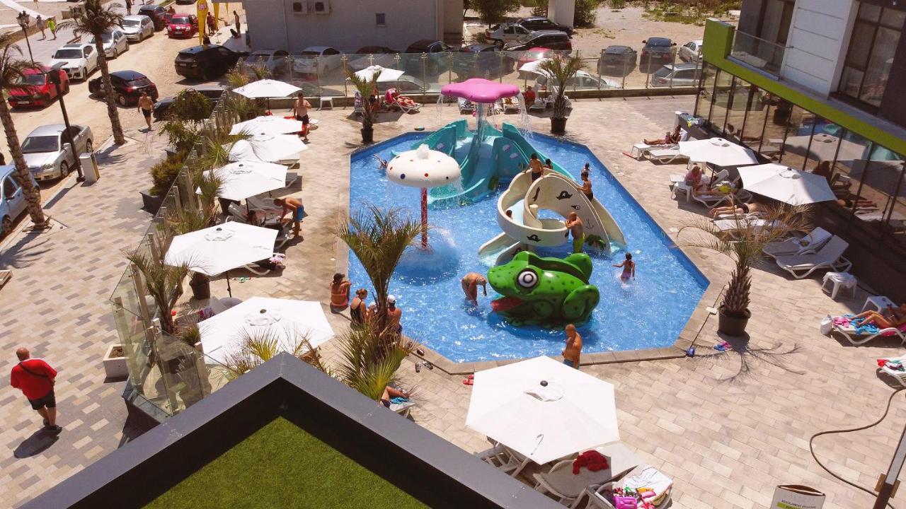Seascape Apartment Spa N Pool Beach Resort Mamaia Esterno foto