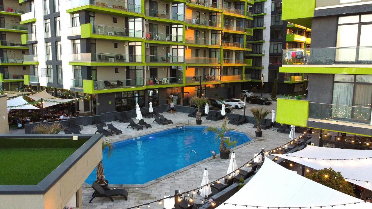 Seascape Apartment Spa N Pool Beach Resort Mamaia Esterno foto